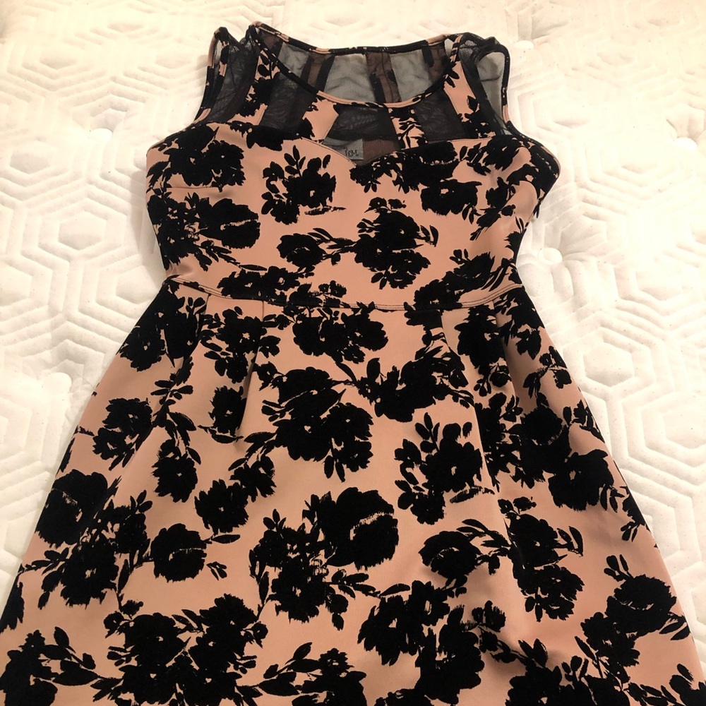 Sweet Storm Size M Pink/Black Cocktail Dress